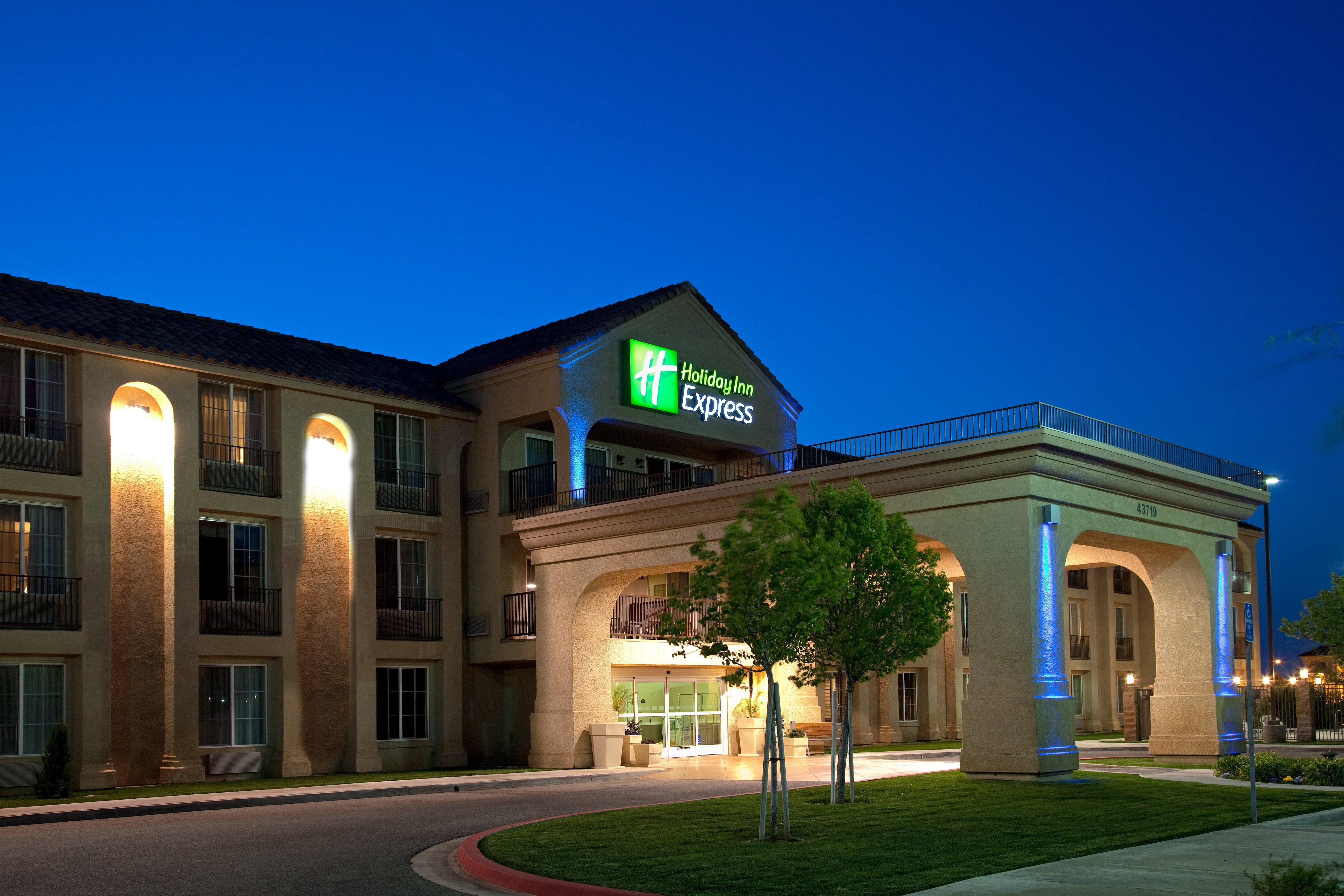 Holiday Inn Express Lancaster Exterior foto